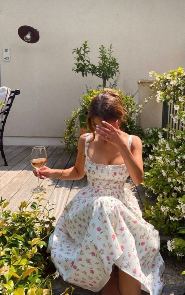 How to Dress Soft and Feminine This Summer 25
