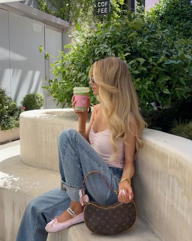 How to Dress Soft and Feminine This Summer 29