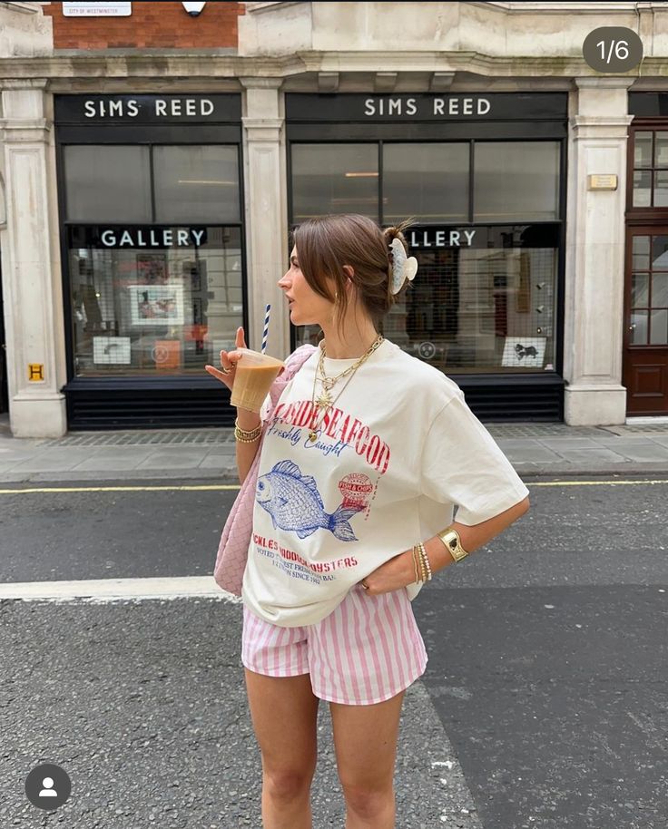 How to Dress Soft and Feminine This Summer 93
