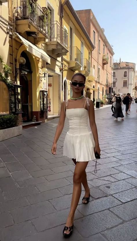How to Dress Soft and Feminine This Summer 49