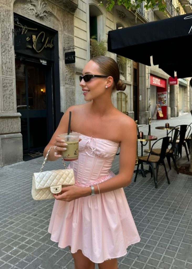 How to Dress Soft and Feminine This Summer 61