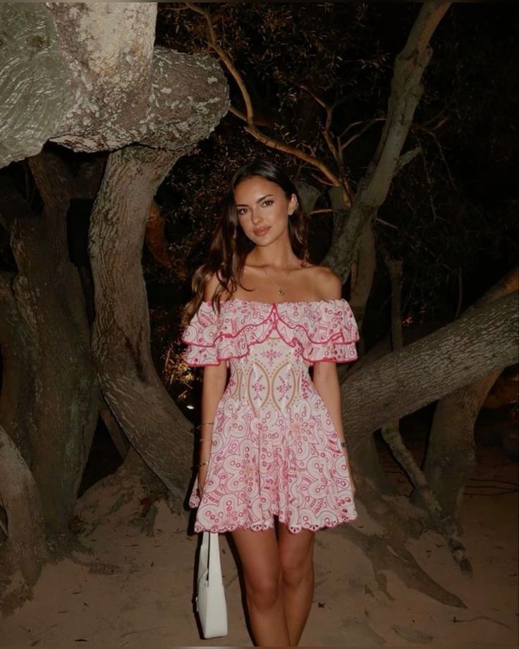 How to Dress Soft and Feminine This Summer 153