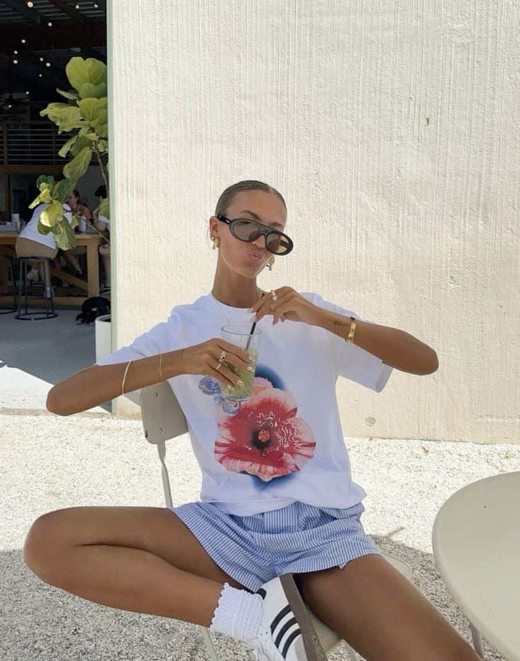 100+ Summer Outfit Ideas for Your Next Vacation 109