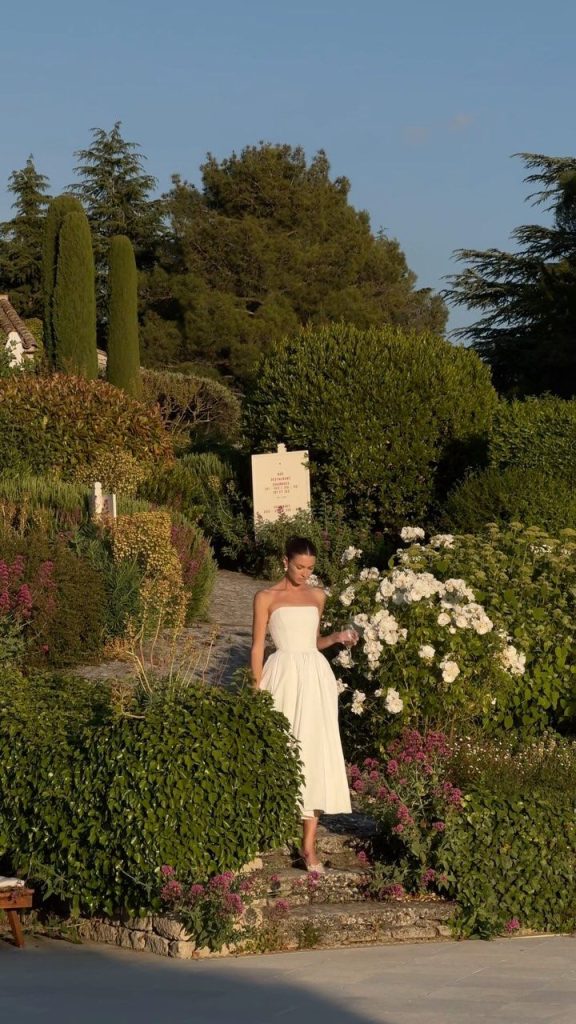 How to Dress Soft and Feminine This Summer 1