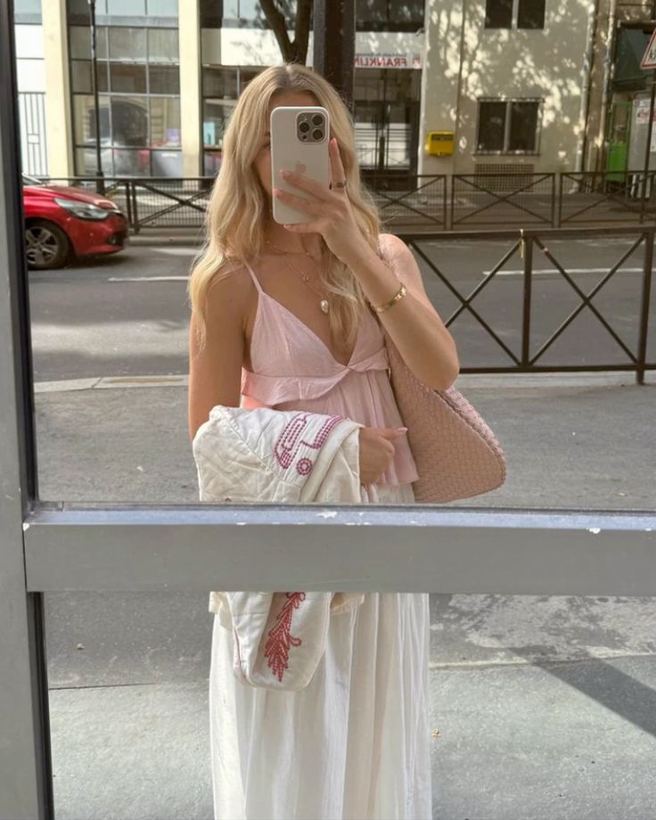 How to Dress Soft and Feminine This Summer 17